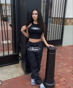 Corteiz Cargos – Elevate Your Style with the Trendiest Layer of 2025